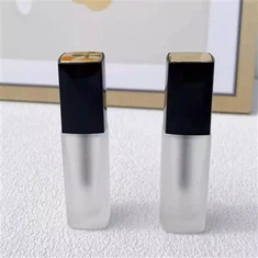 Zwarte lippenstiftbuis